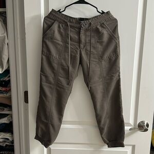 Gap capris pants